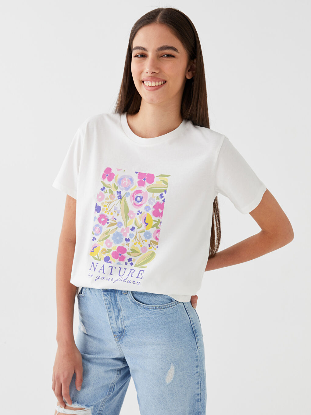 Ekru Bisiklet Yaka Baskılı Kısa Kollu Kadın Tişört