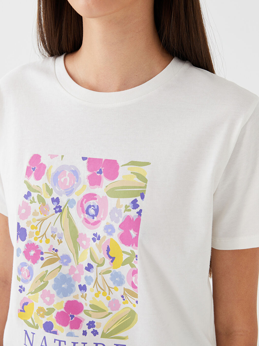 Ekru Bisiklet Yaka Baskılı Kısa Kollu Kadın Tişört-3