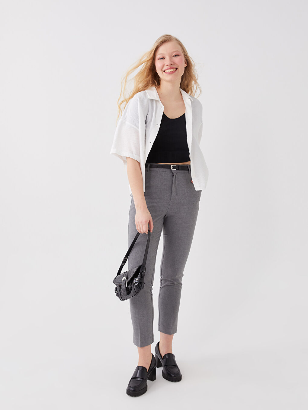 Gri Kadın Havuç Kesim Düz Pantolon