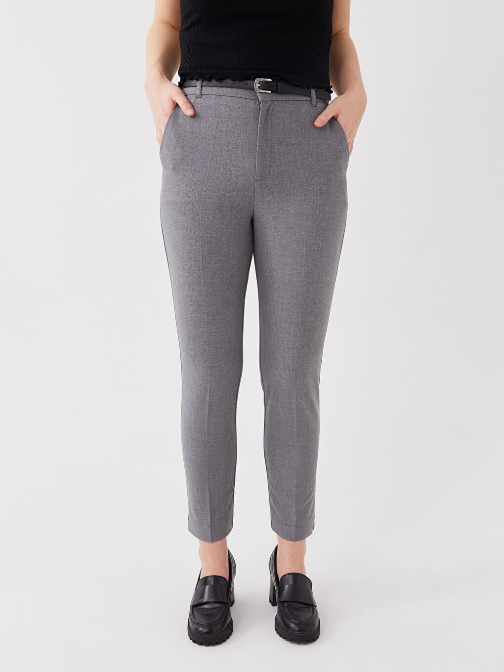 Gri Kadın Havuç Kesim Düz Pantolon-3