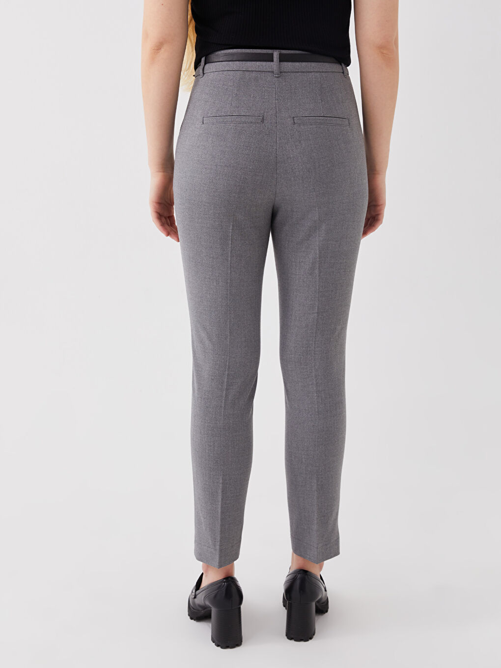 Gri Kadın Havuç Kesim Düz Pantolon-4
