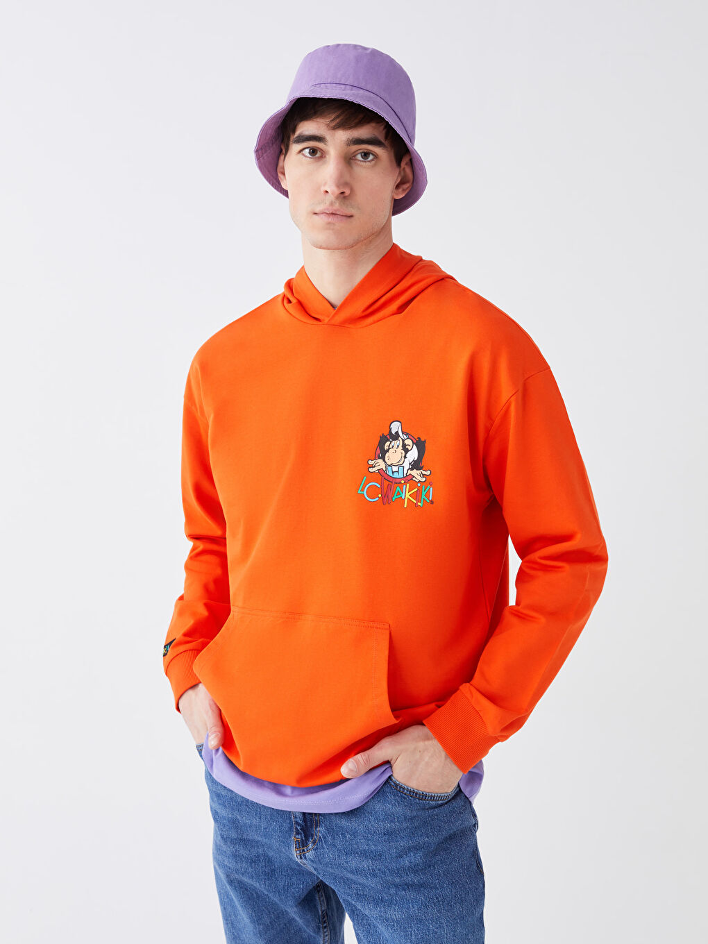 Turuncu Uzun Kollu Nostaljik Maymun Baskılı Erkek Hoodie-2