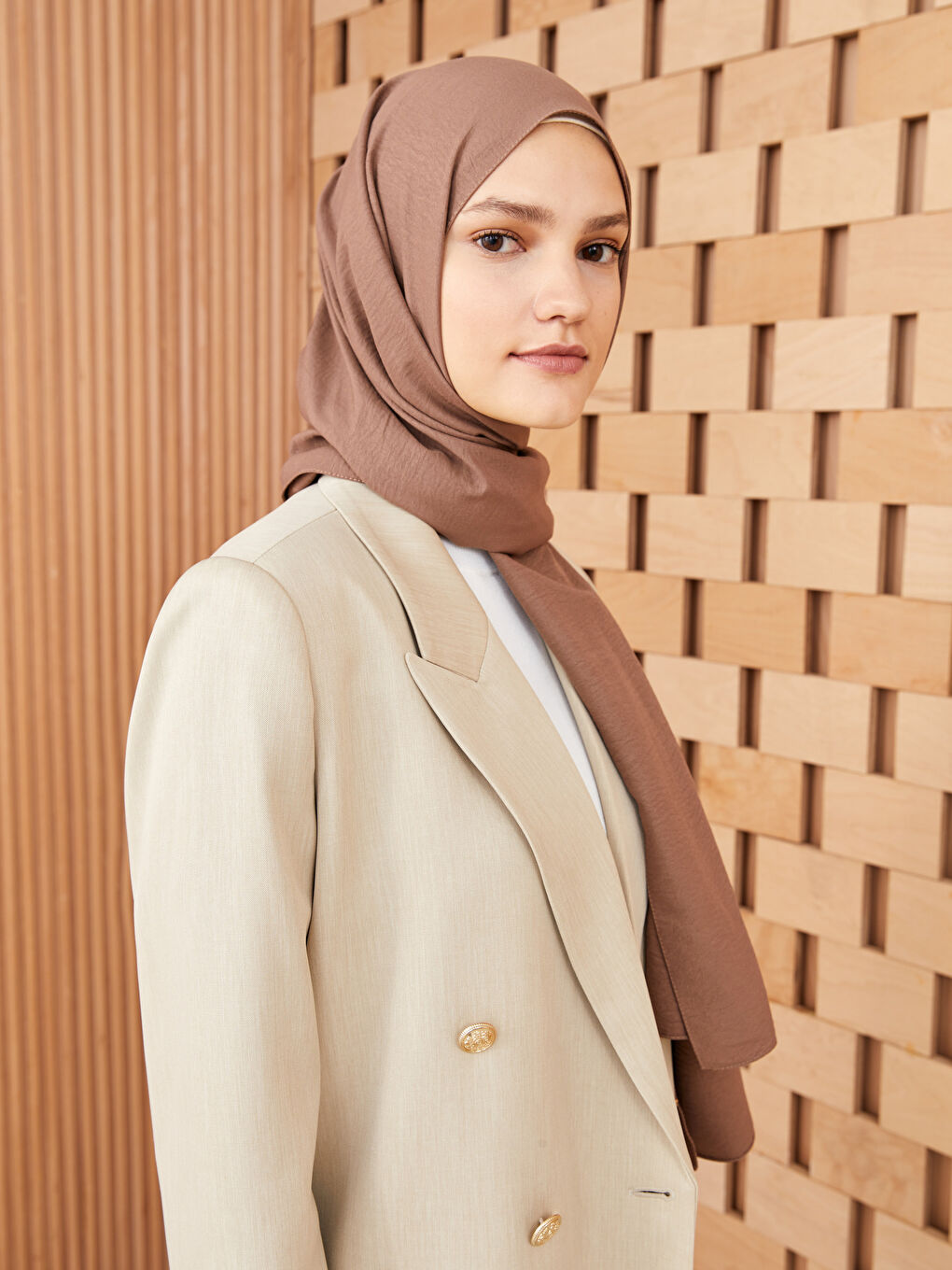 Kahverengi Kadın Dokuma Şal