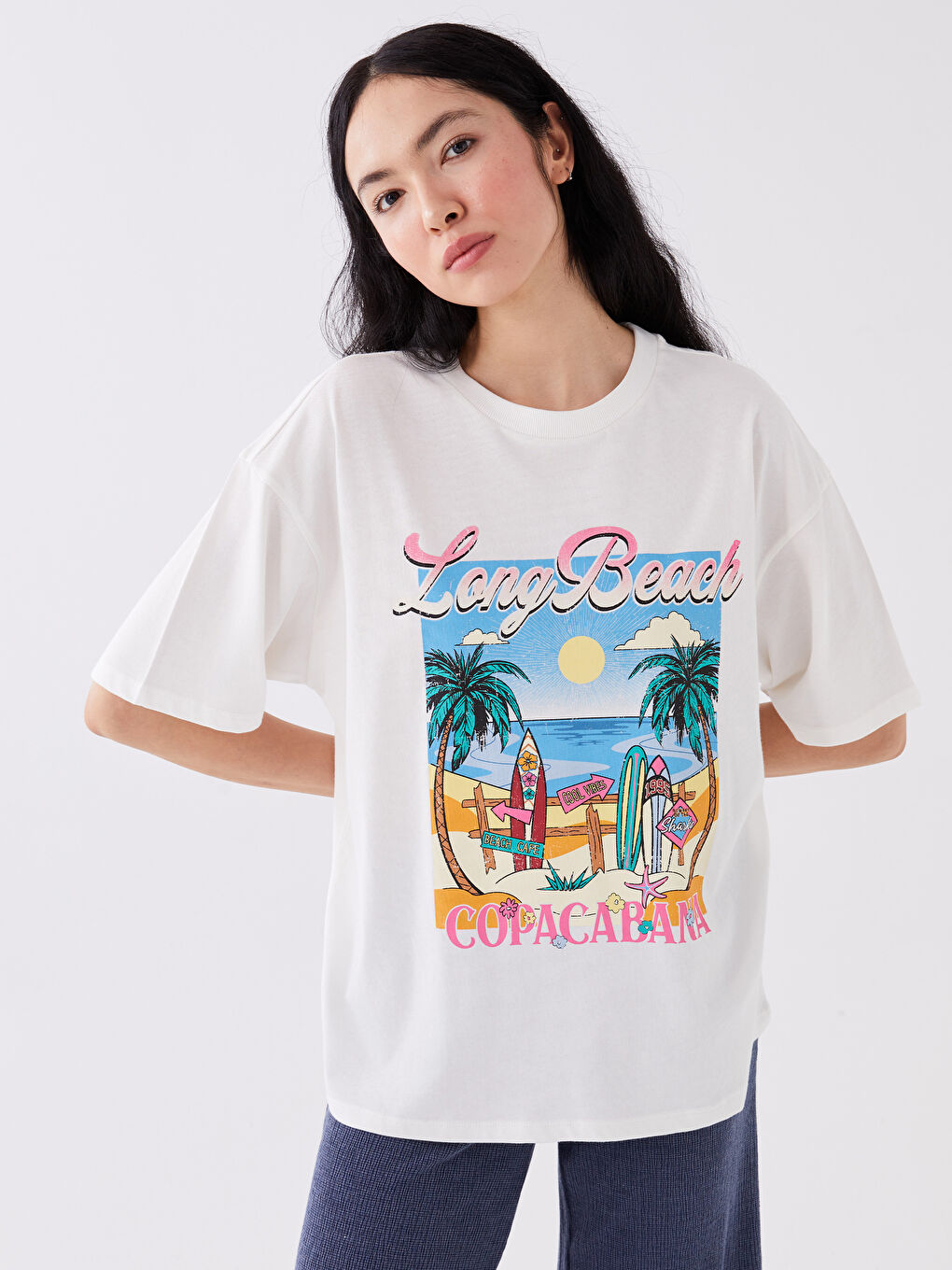 تيشيرت واسع كم قصير مطبوع بياقة دائرية للسيدات-1