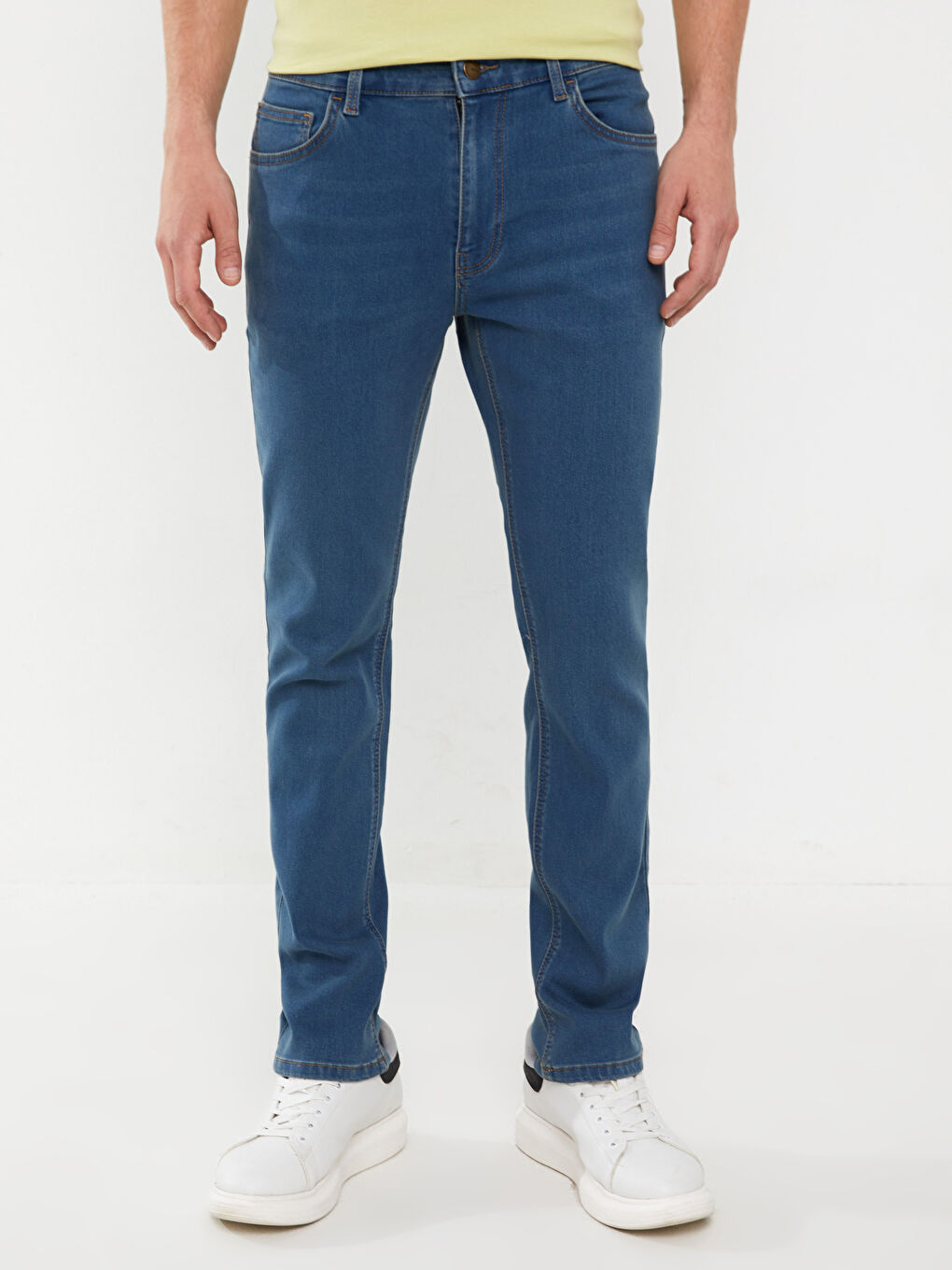 779 جينز بقصة عادية للرجال-2