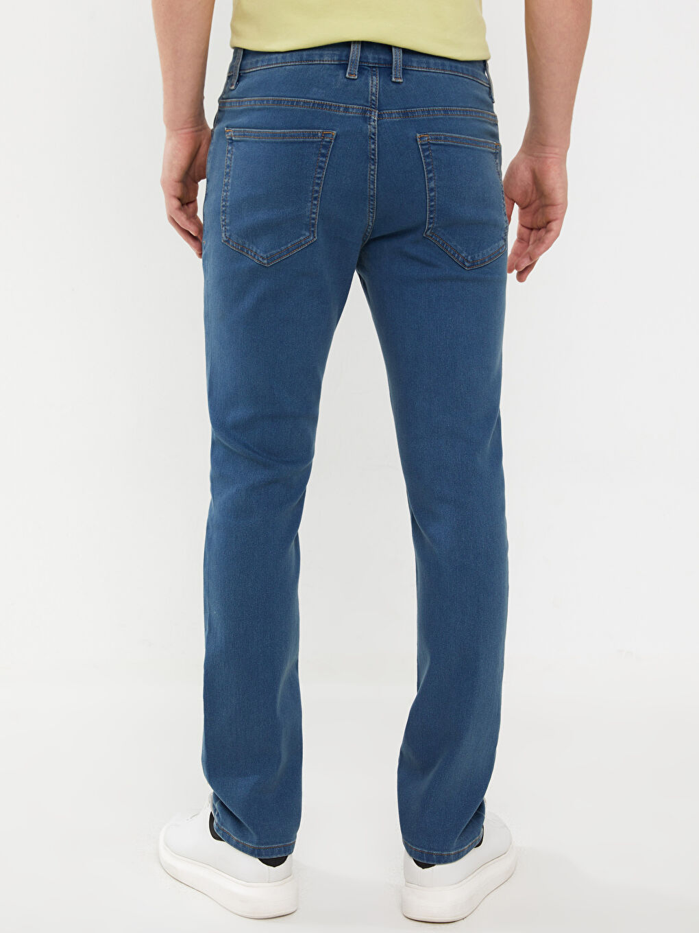779 جينز بقصة عادية للرجال-4