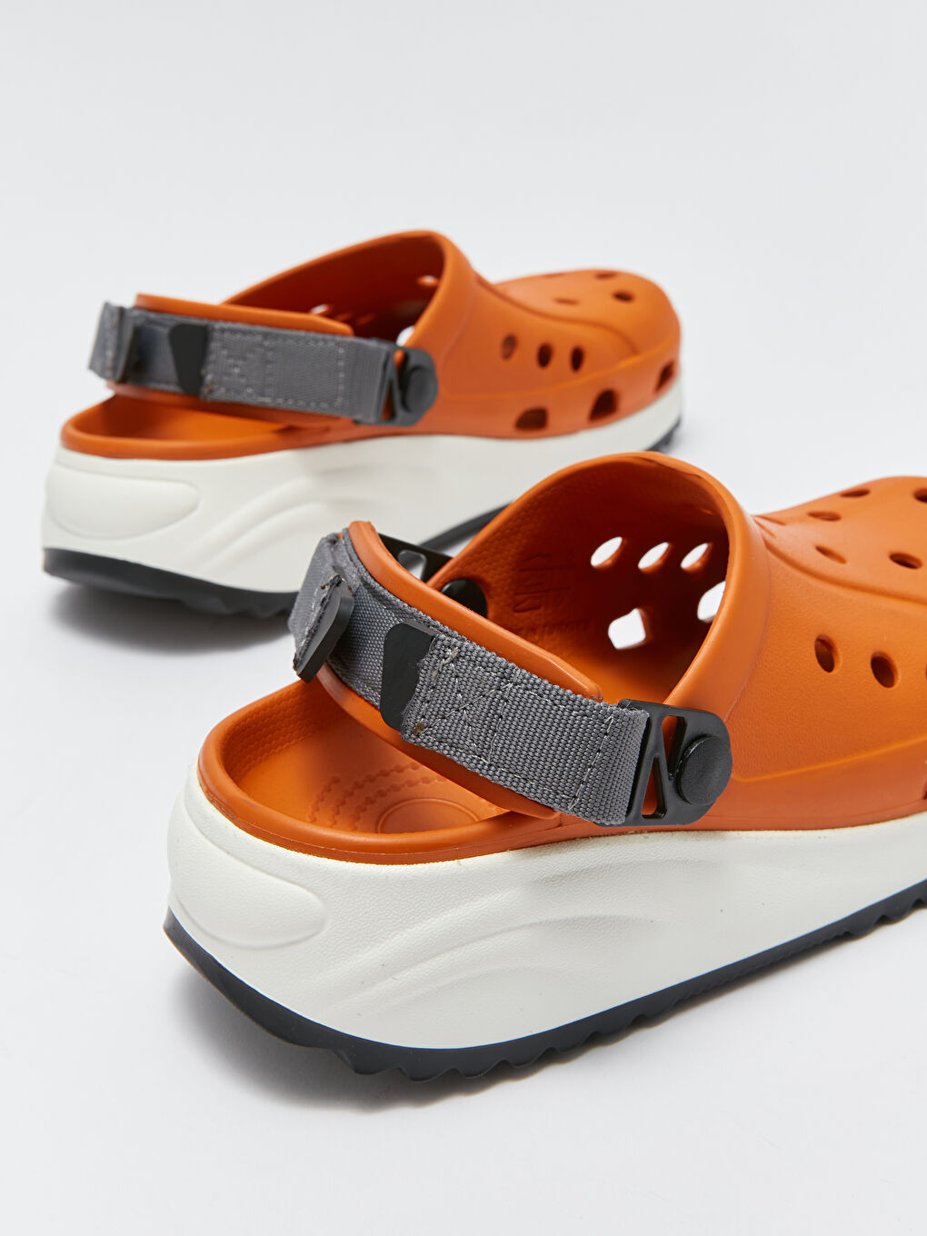 Turuncu Tek Bantlı Cırt Cırtlı Kadın Plaj Sandaleti-2