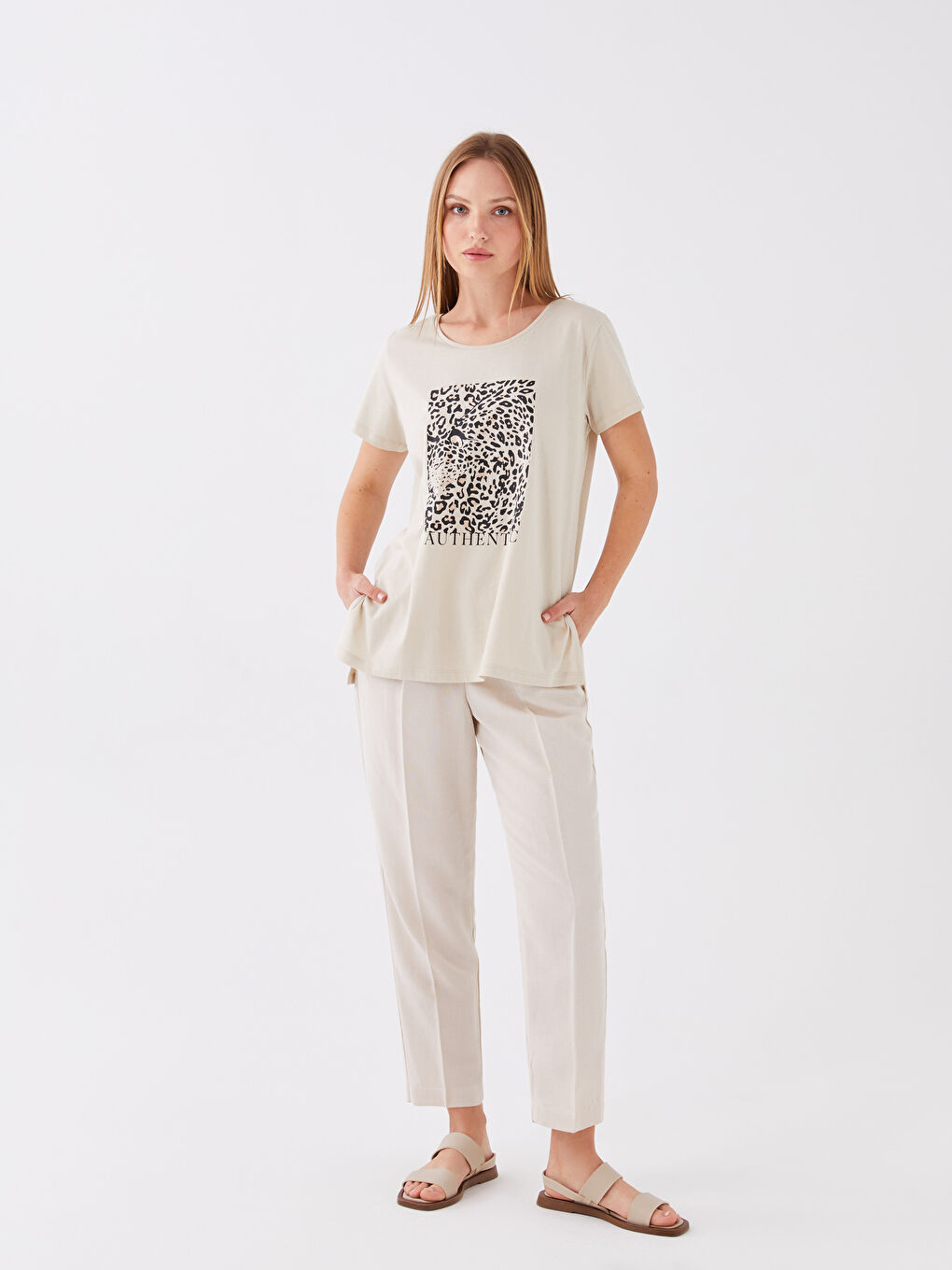 Bej Bisiklet Yaka Baskılı Kısa Kollu Kadın Tişört-1