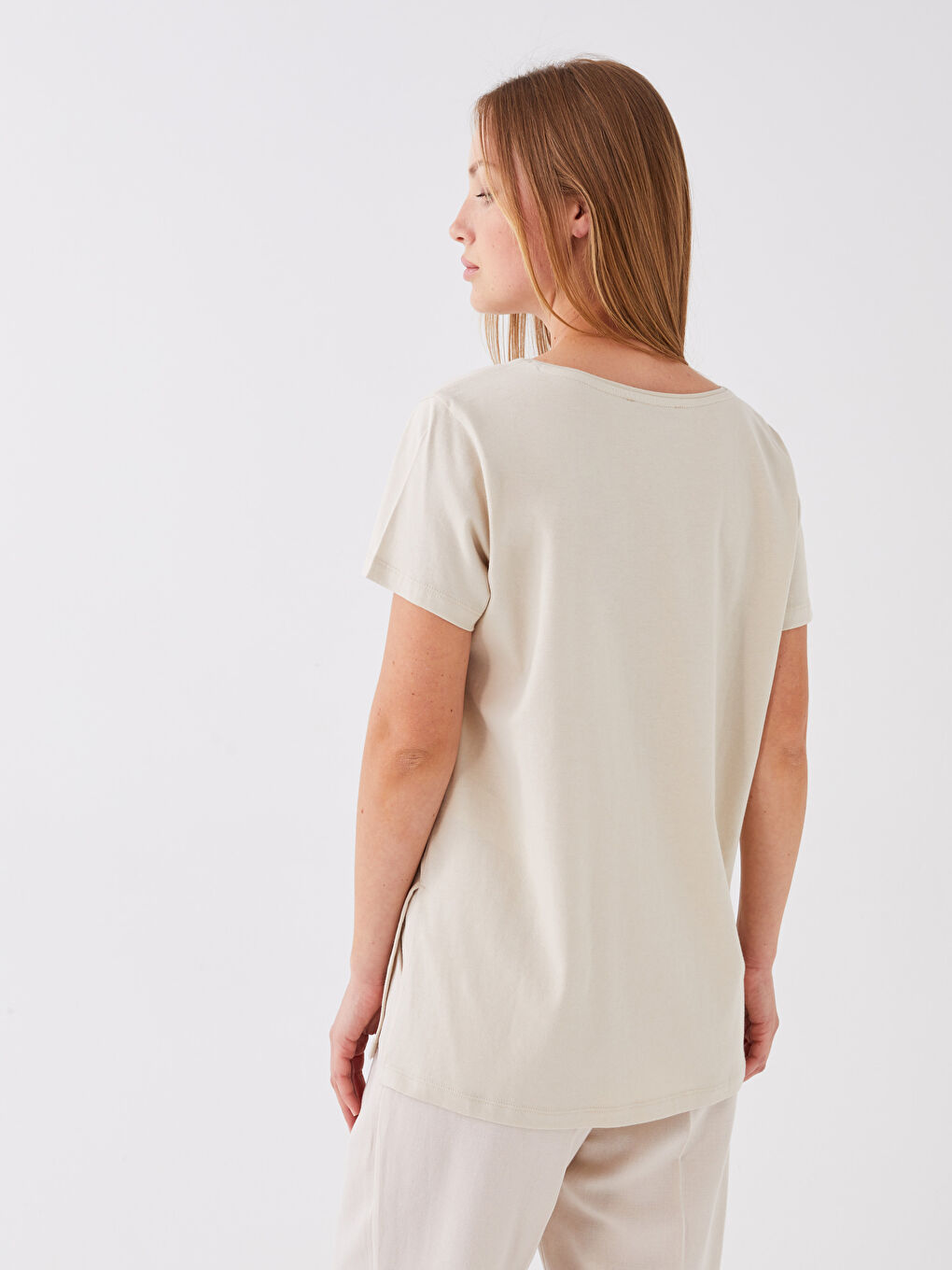 Bej Bisiklet Yaka Baskılı Kısa Kollu Kadın Tişört-3