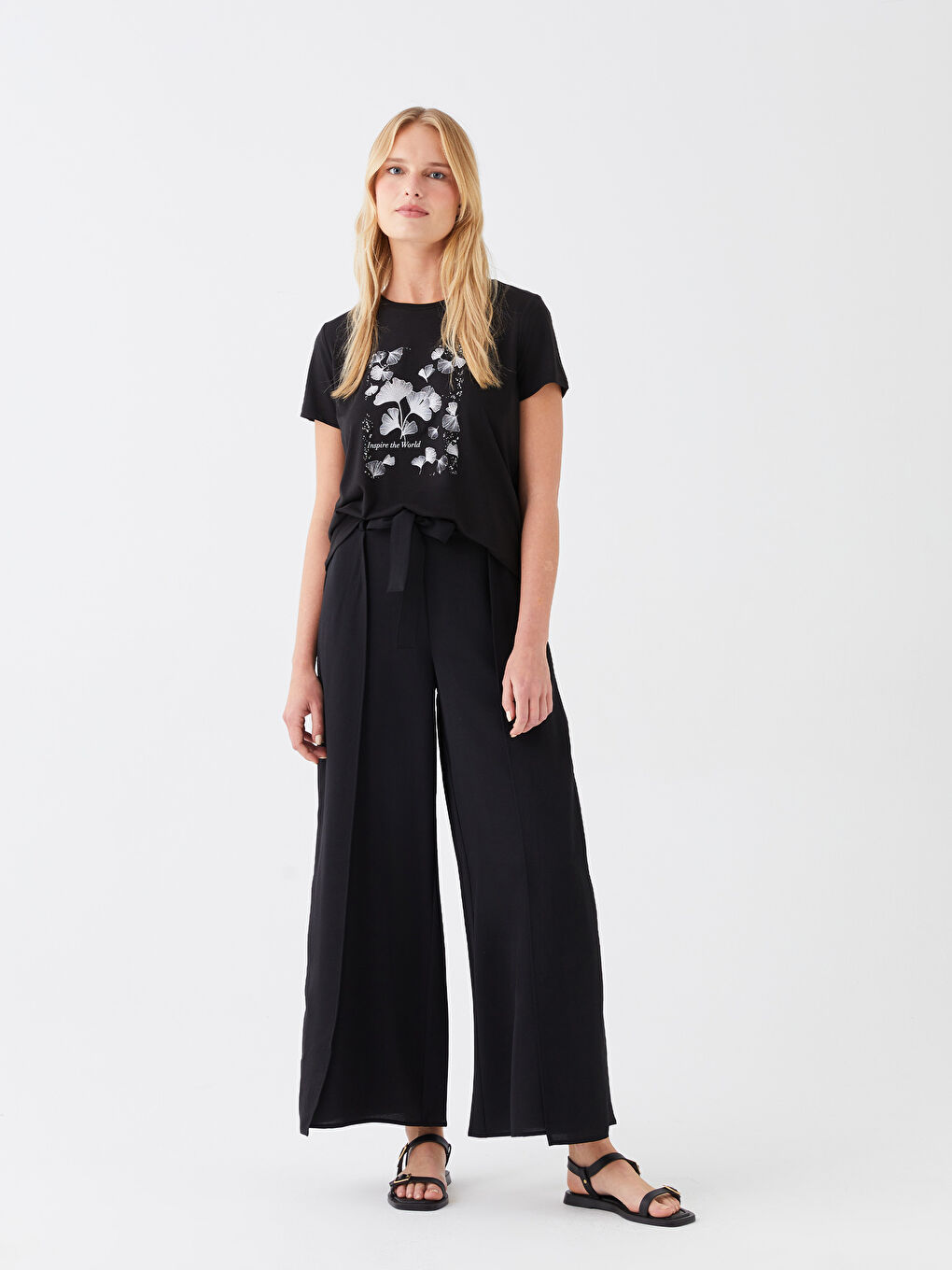 Siyah Bisiklet Yaka Baskılı Kısa Kollu Kadın Tişört-2