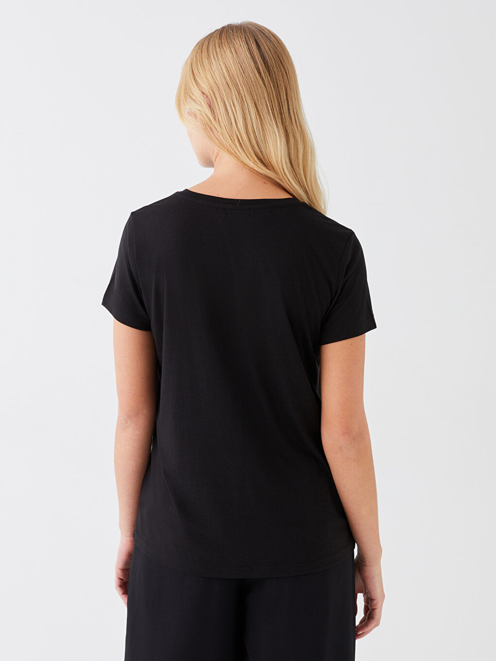 Siyah Bisiklet Yaka Baskılı Kısa Kollu Kadın Tişört-4