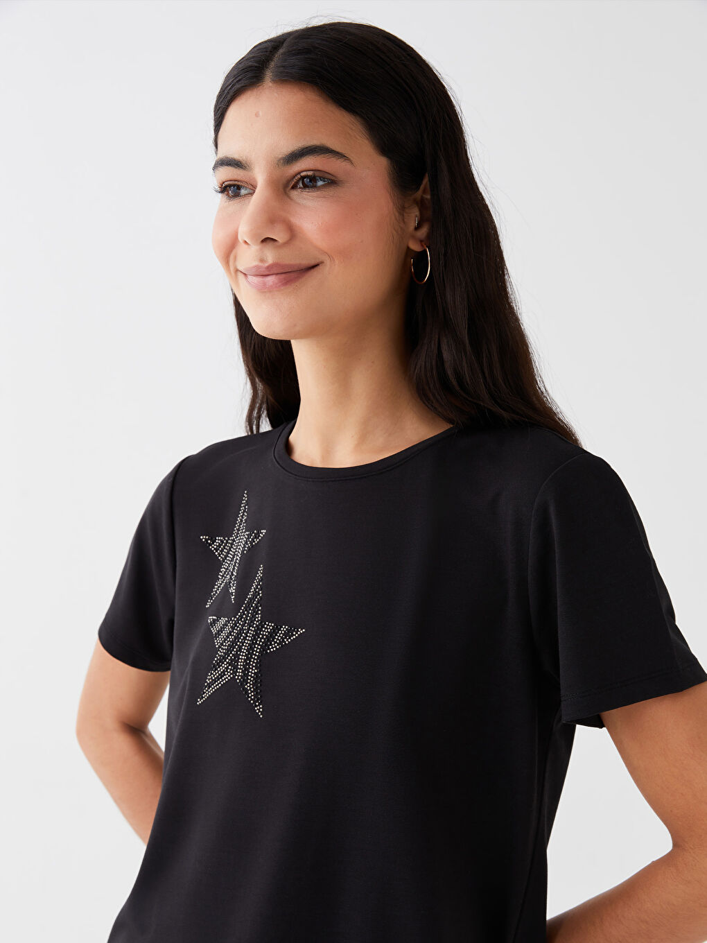 Siyah Bisiklet Yaka Taşlı Kısa Kollu Kadın Tişört