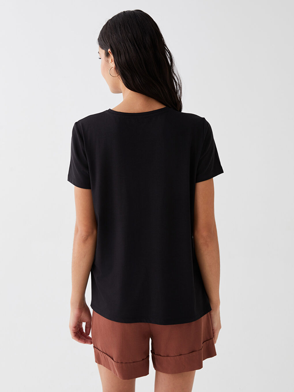 Siyah Bisiklet Yaka Taşlı Kısa Kollu Kadın Tişört-4