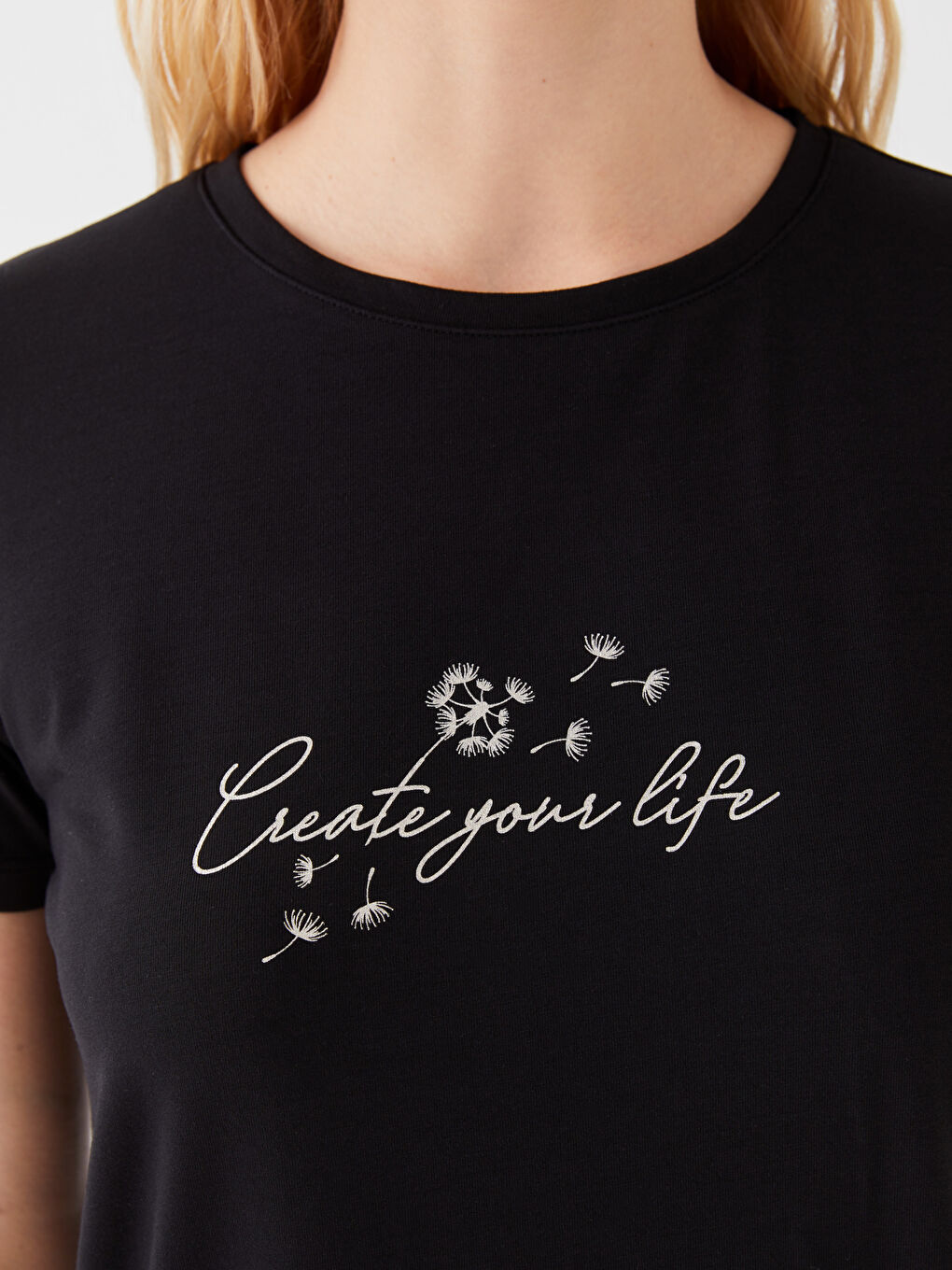 Siyah Bisiklet Yaka Baskılı Kısa Kollu Kadın Tişört-3