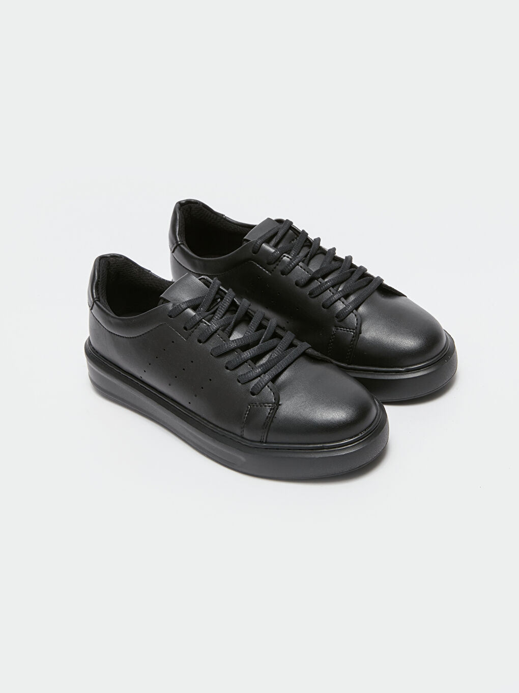 Siyah Deri Görünümlü Erkek Spor Ayakkabı