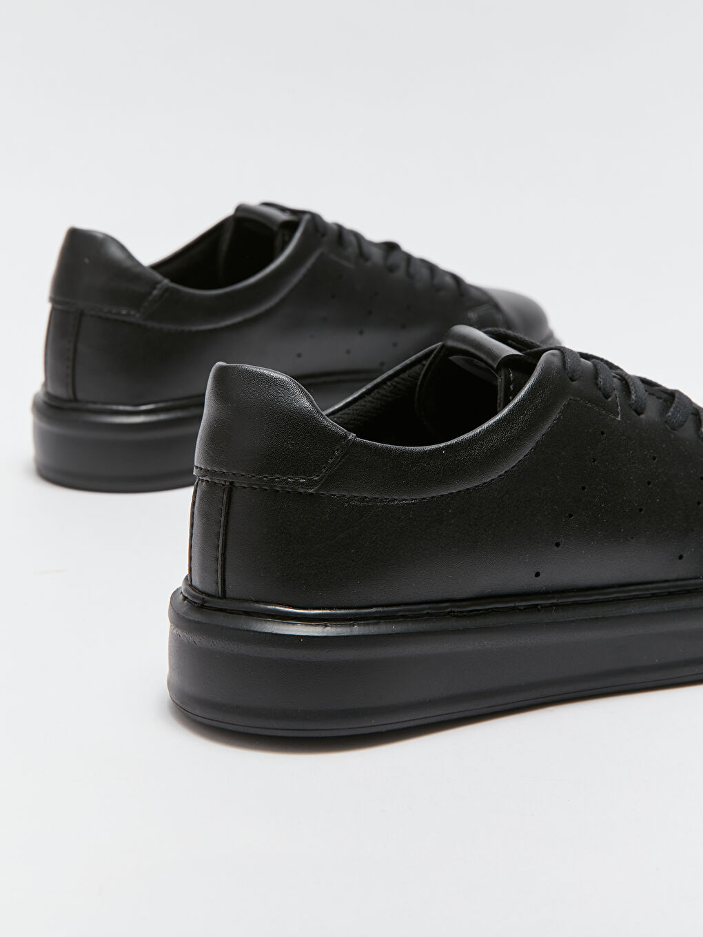 Siyah Deri Görünümlü Erkek Spor Ayakkabı-4