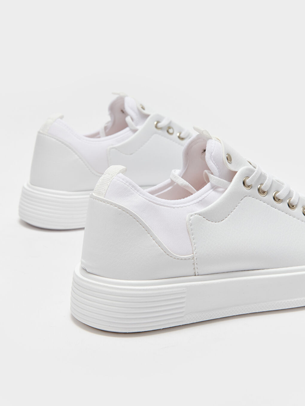 Beyaz Bağcıklı Erkek Spor Ayakkabı-4