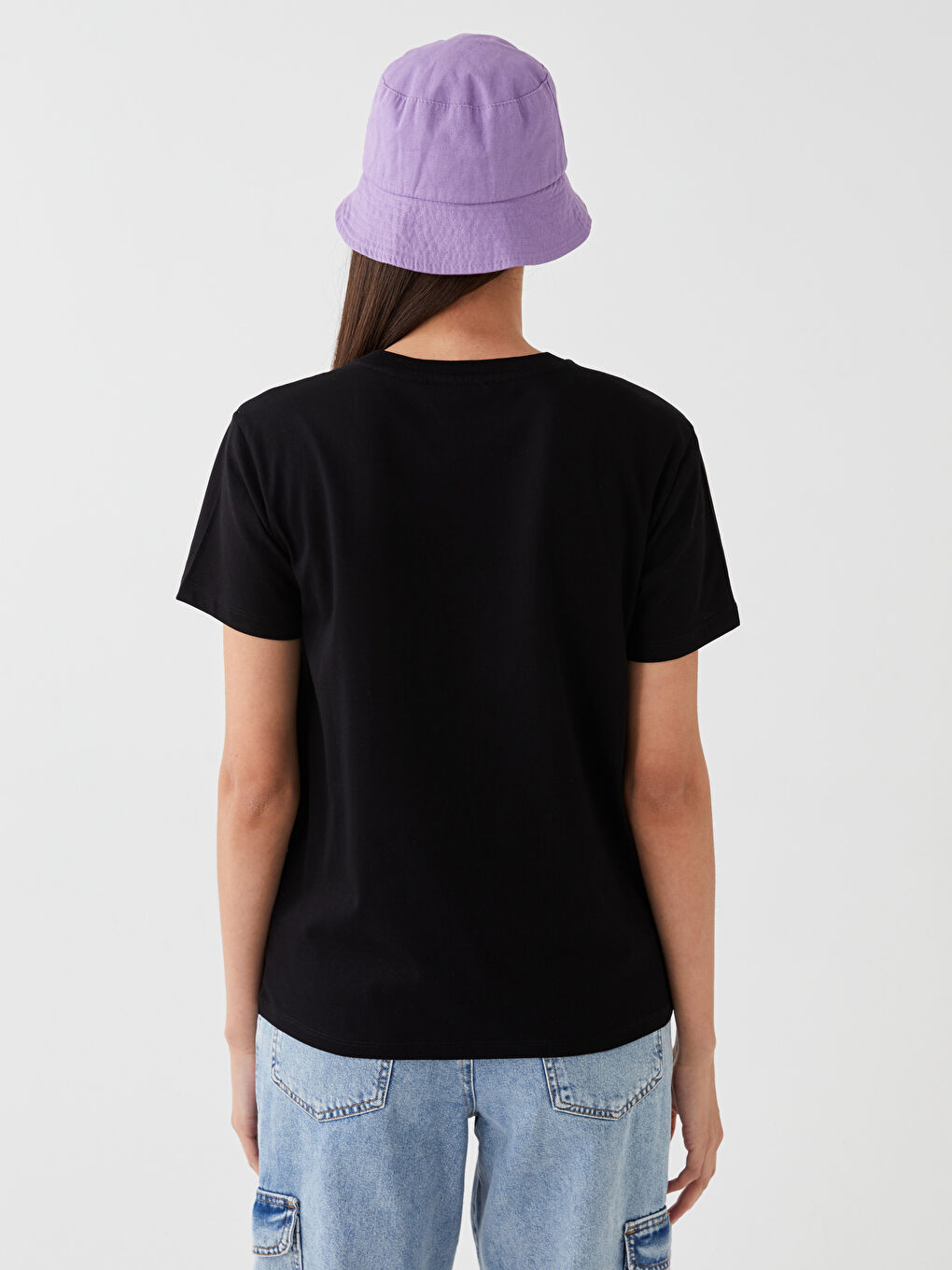 Siyah Bisiklet Yaka Baskılı Kısa Kollu Kadın Tişört-4