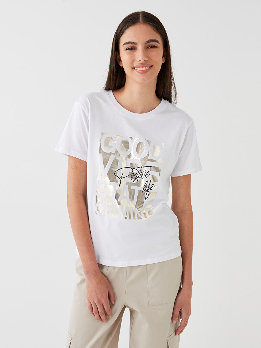 Beyaz Bisiklet Yaka Baskılı Kısa Kollu Kadın Tişört-1