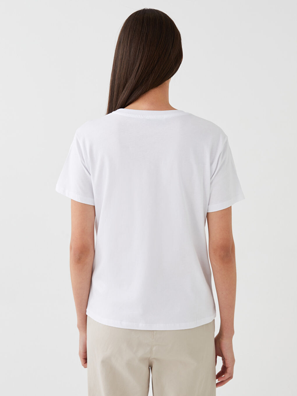 Beyaz Bisiklet Yaka Baskılı Kısa Kollu Kadın Tişört-4