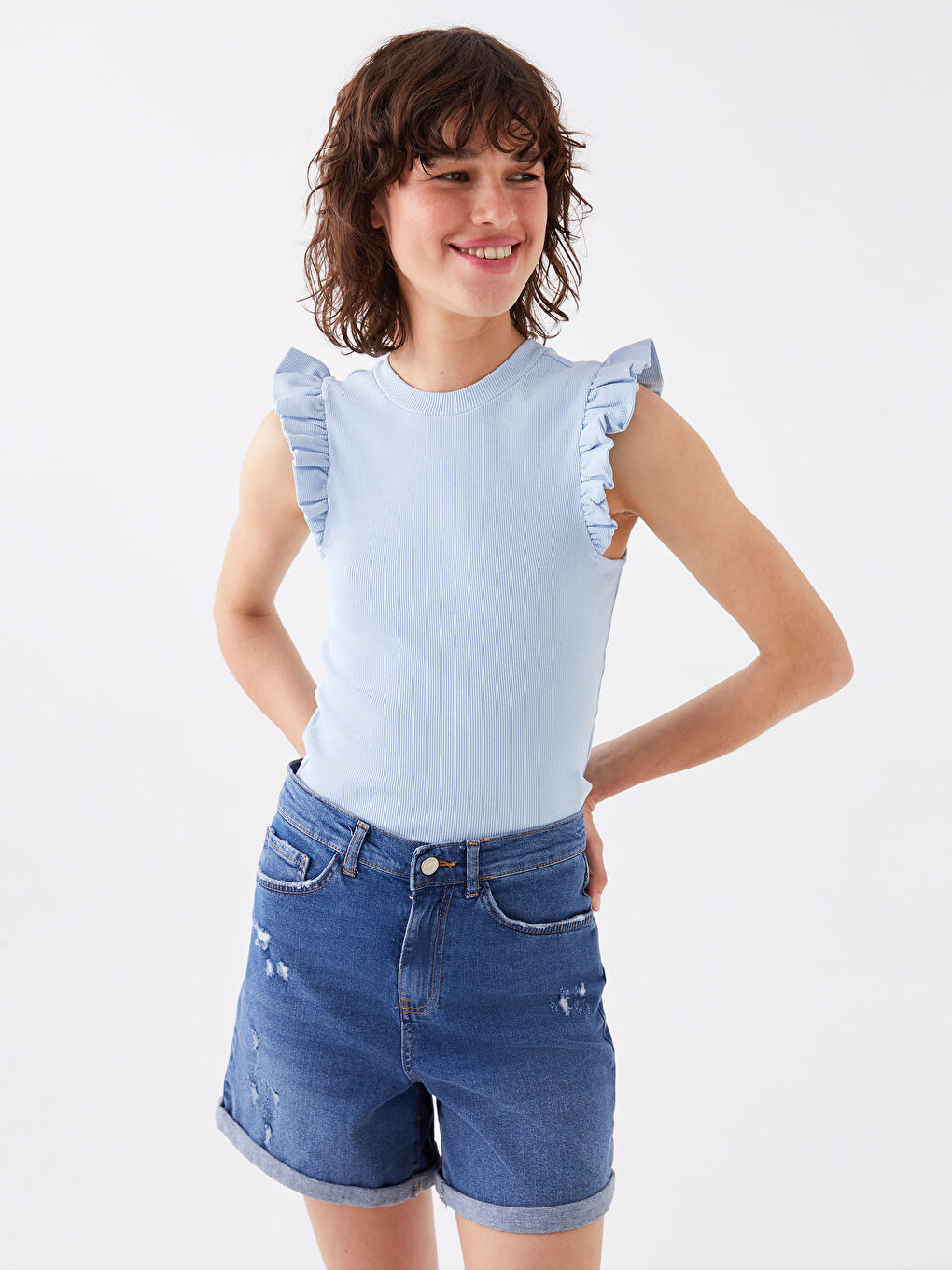 تانك توب سادة بياقة دائرية للسيدات