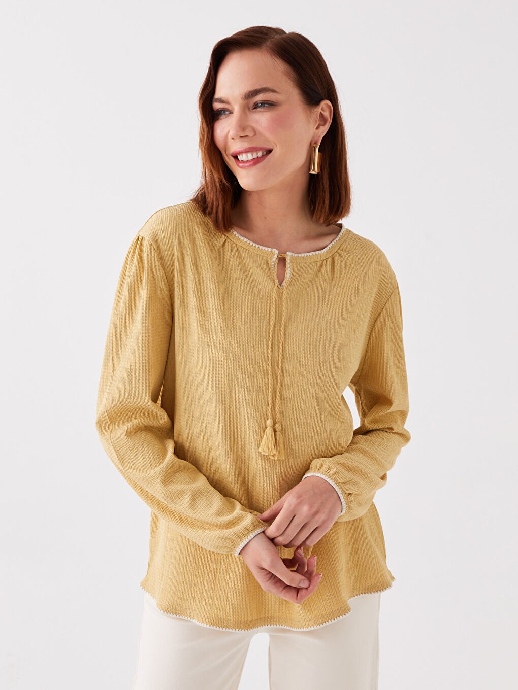 Sarı Bağlamalı Yaka Düz Uzun Kollu Kadın Bluz-1