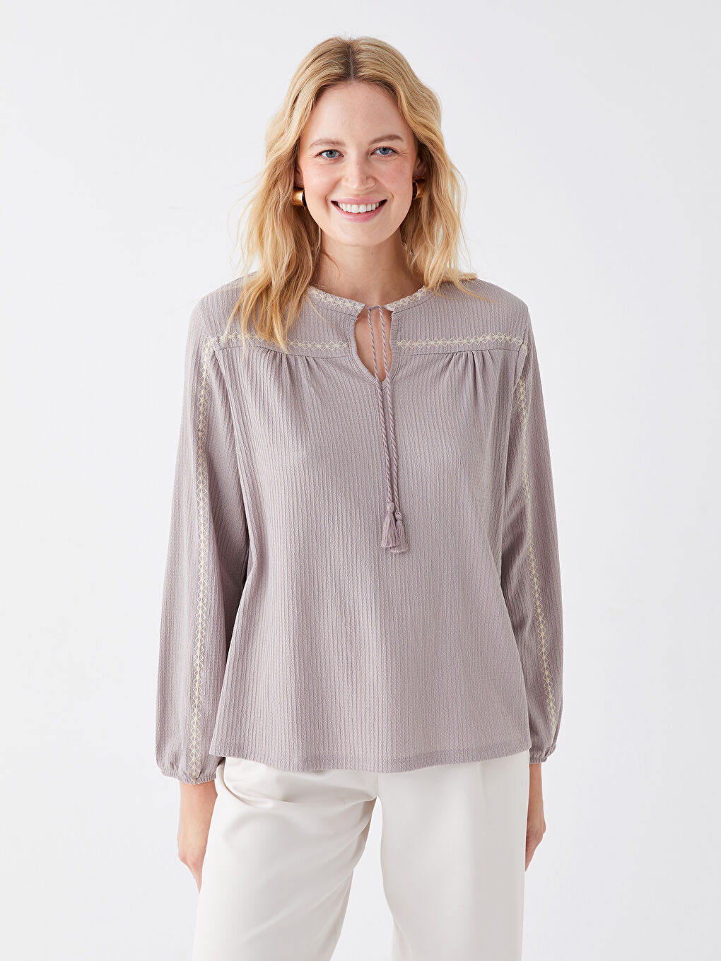 Mürdüm Bağlamalı Yaka Nakışlı Uzun Kollu Kadın Bluz