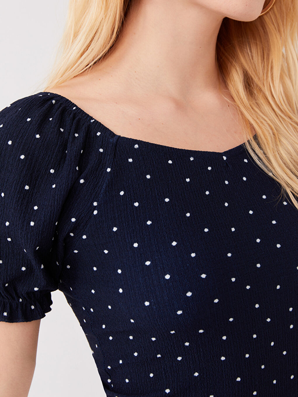 LCWAIKIKI Classic Boat Neck Polka Dot Short-Sleeve Women's T-Shirt -S3IG26Z8-LSJ