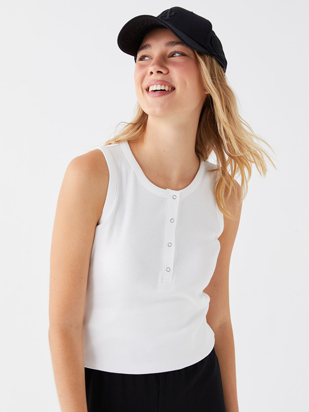 Ekru Kadın Bisiklet Yaka Düz Crop