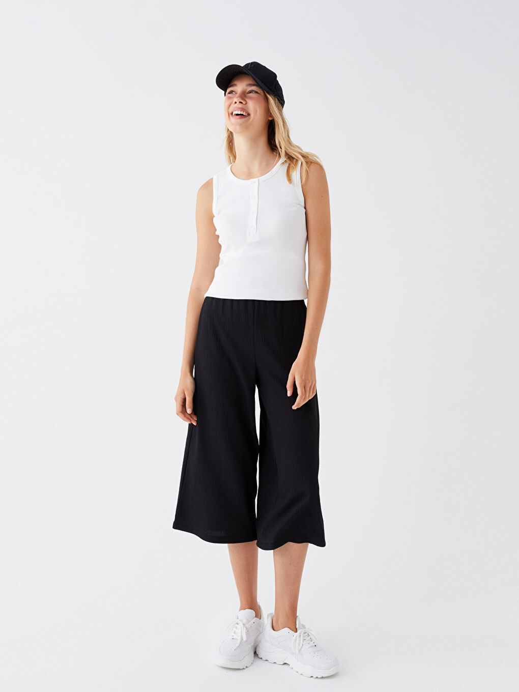 Ekru Kadın Bisiklet Yaka Düz Crop-1