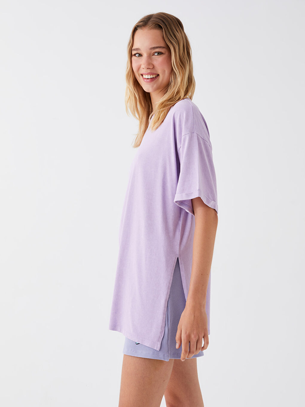 Lila Bisiklet Yaka Düz Kısa Kollu Oversize Kadın Tişört