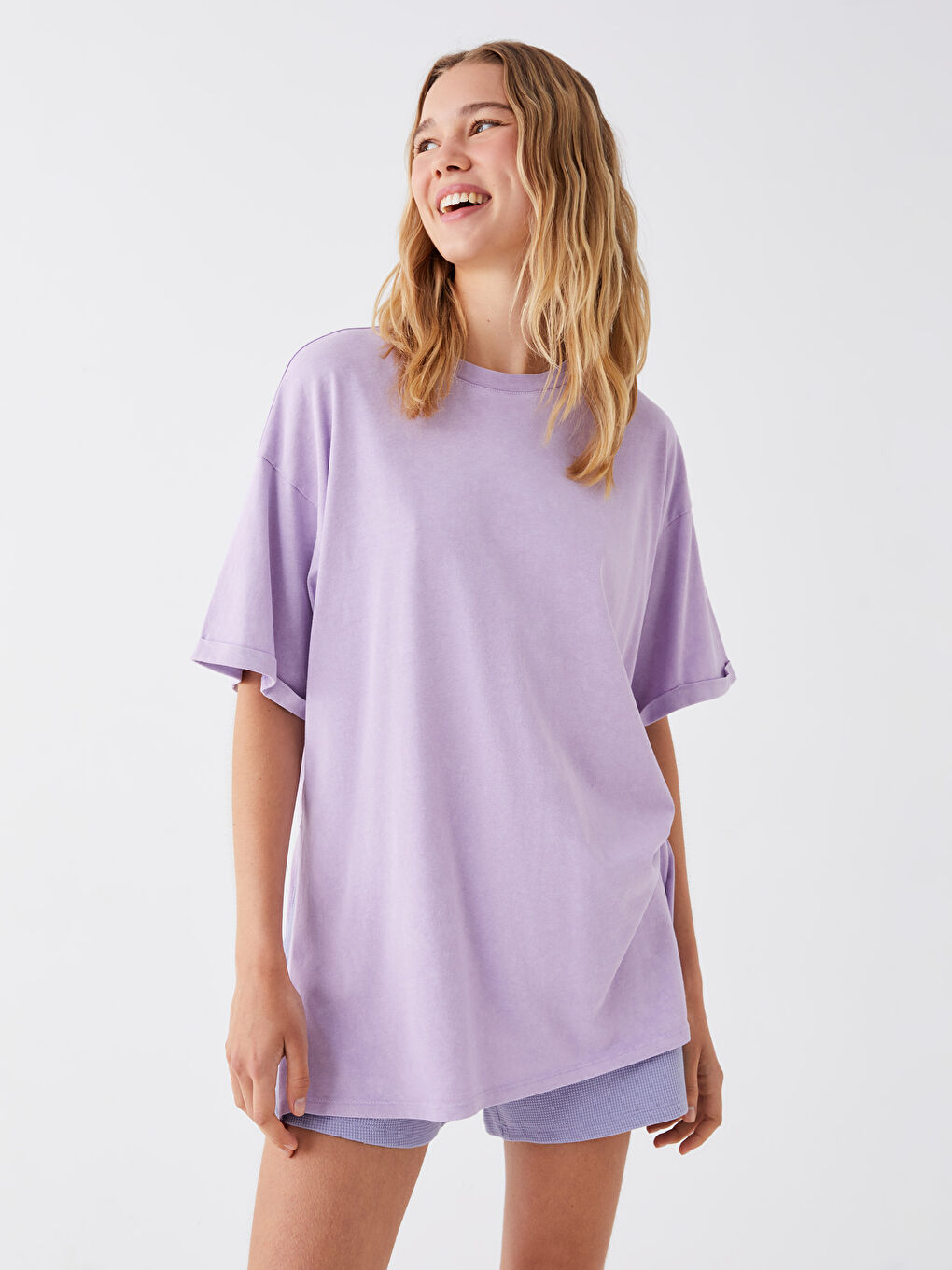 Lila Bisiklet Yaka Düz Kısa Kollu Oversize Kadın Tişört-1