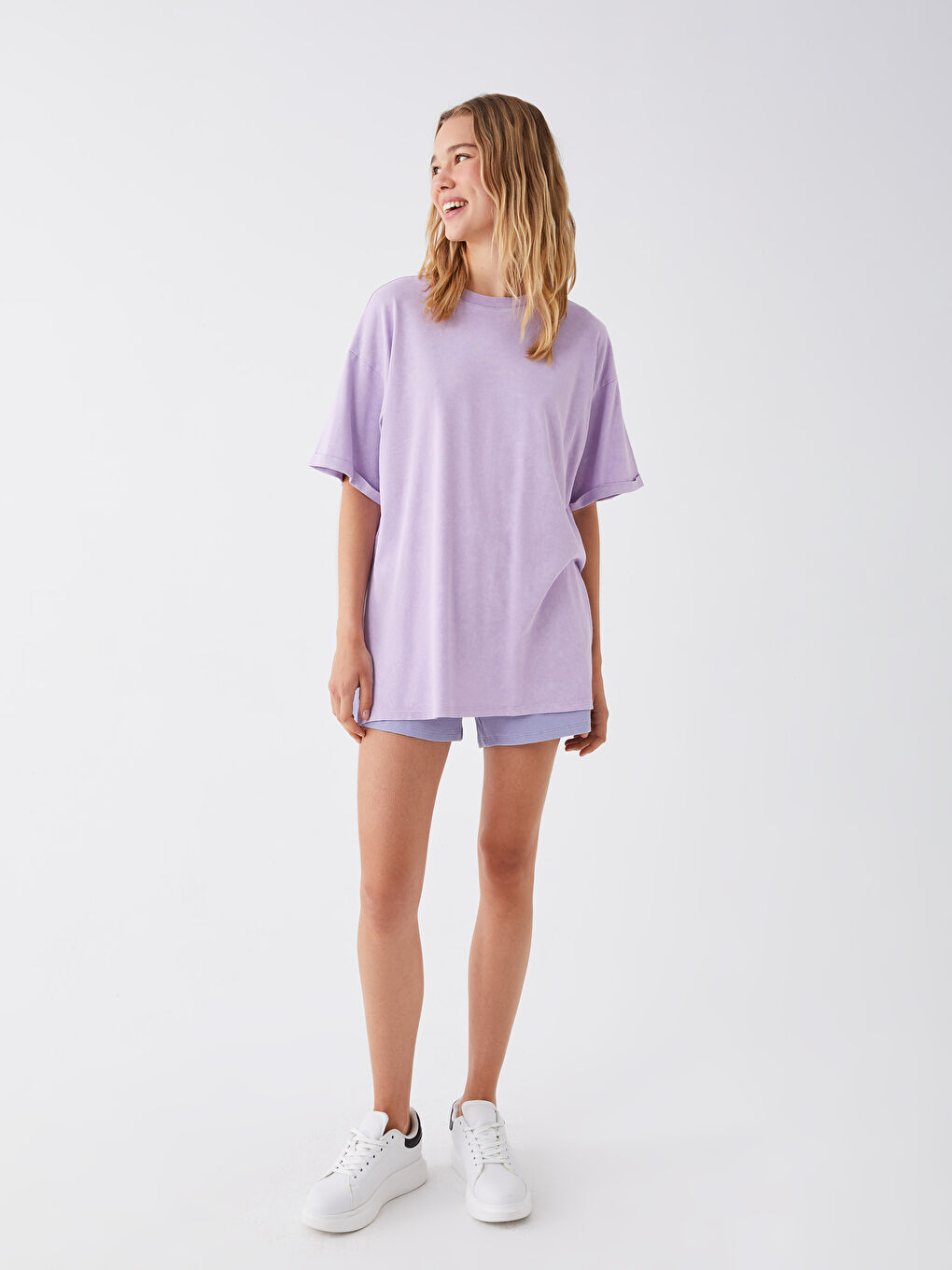 Lila Bisiklet Yaka Düz Kısa Kollu Oversize Kadın Tişört-2