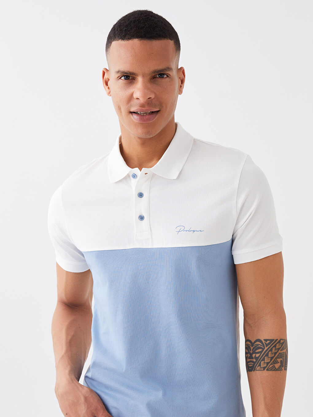 Beyaz Polo Yaka Kısa Kollu Renk Bloklu Erkek Tişört-1