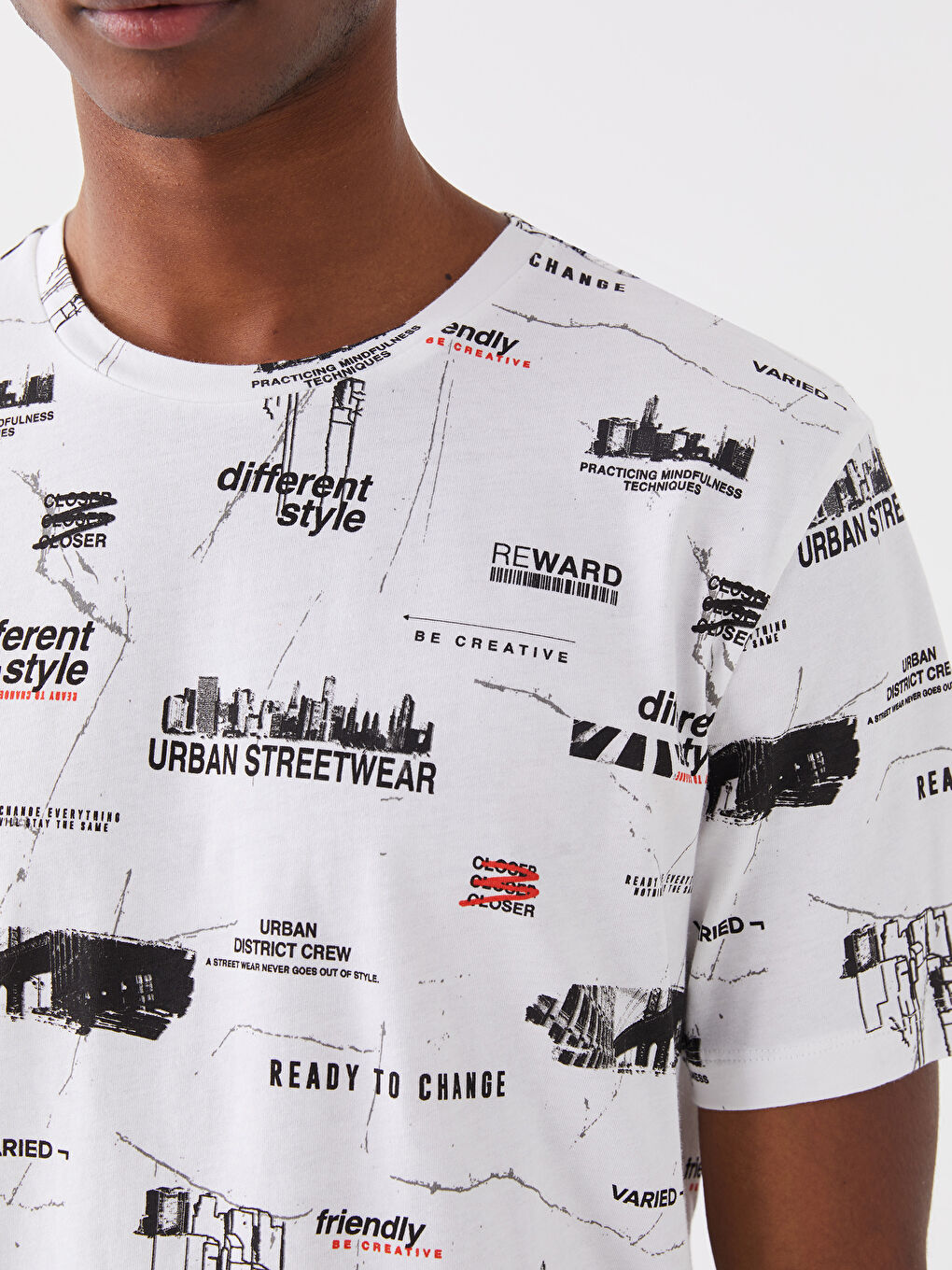 Beyaz Bisiklet Yaka Kısa Kollu Desenli Penye Erkek Tişört-3