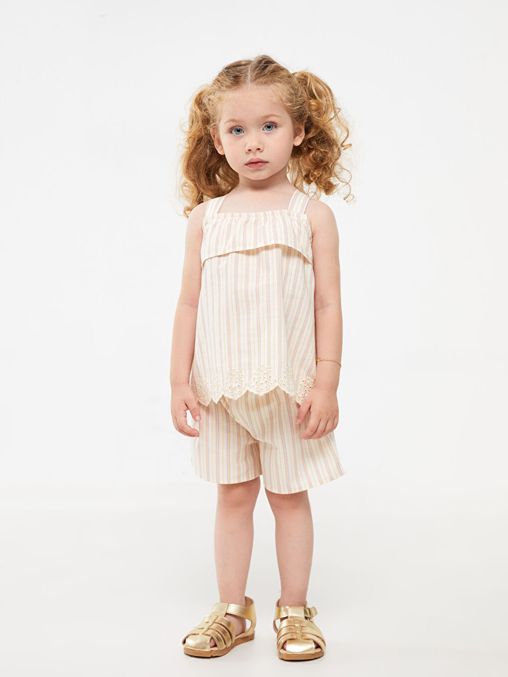 بلوزة وشورت مخطط بياقة مربعة لبنات رضع - طقم 2 قطع