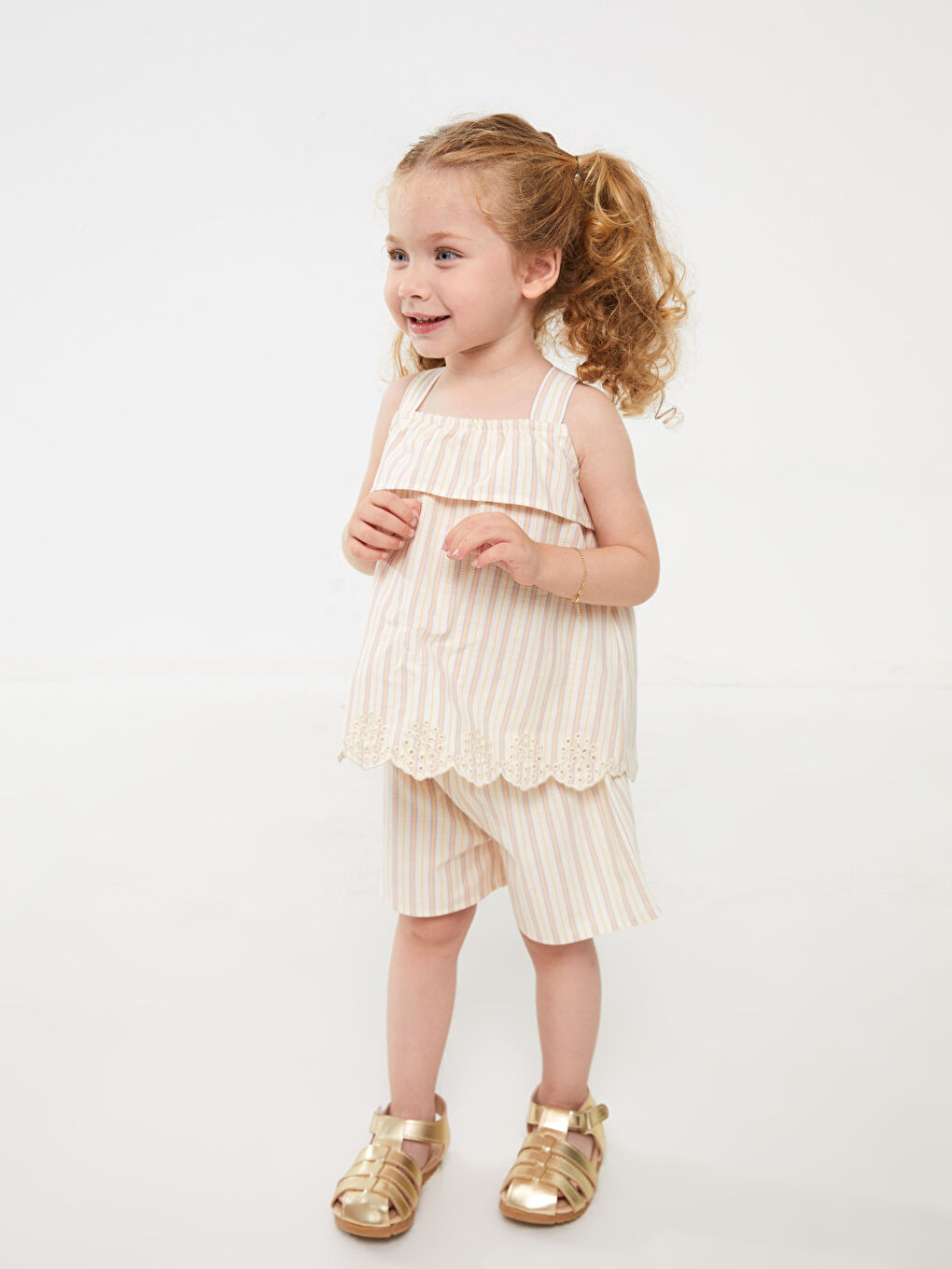 بلوزة وشورت مخطط بياقة مربعة لبنات رضع - طقم 2 قطع-1