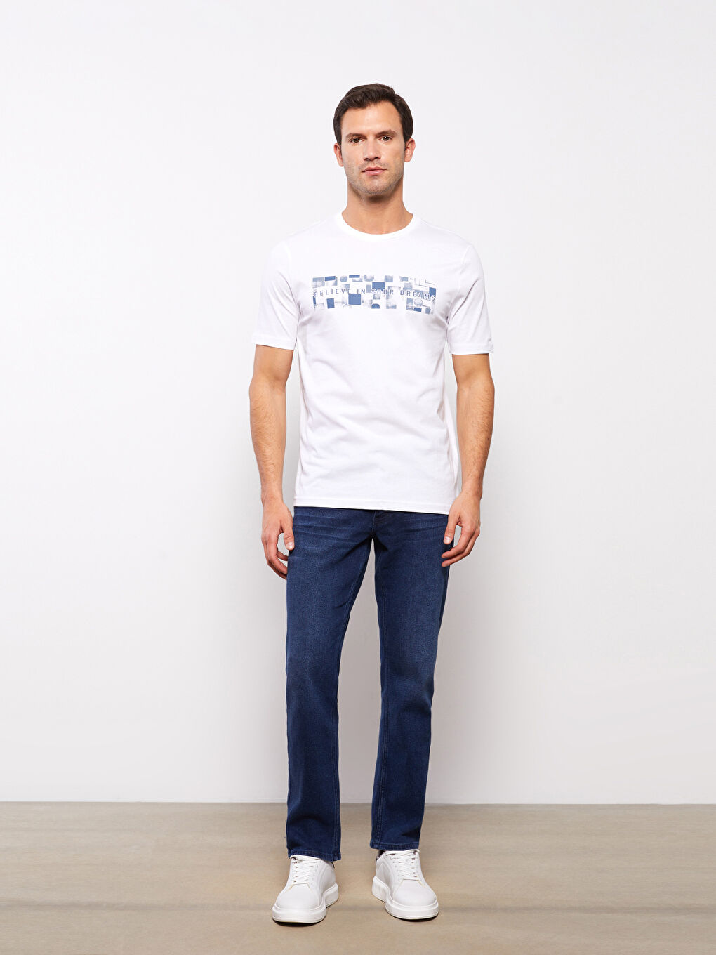 Beyaz Bisiklet Yaka Kısa Kollu Baskılı Penye Erkek Tişört-1