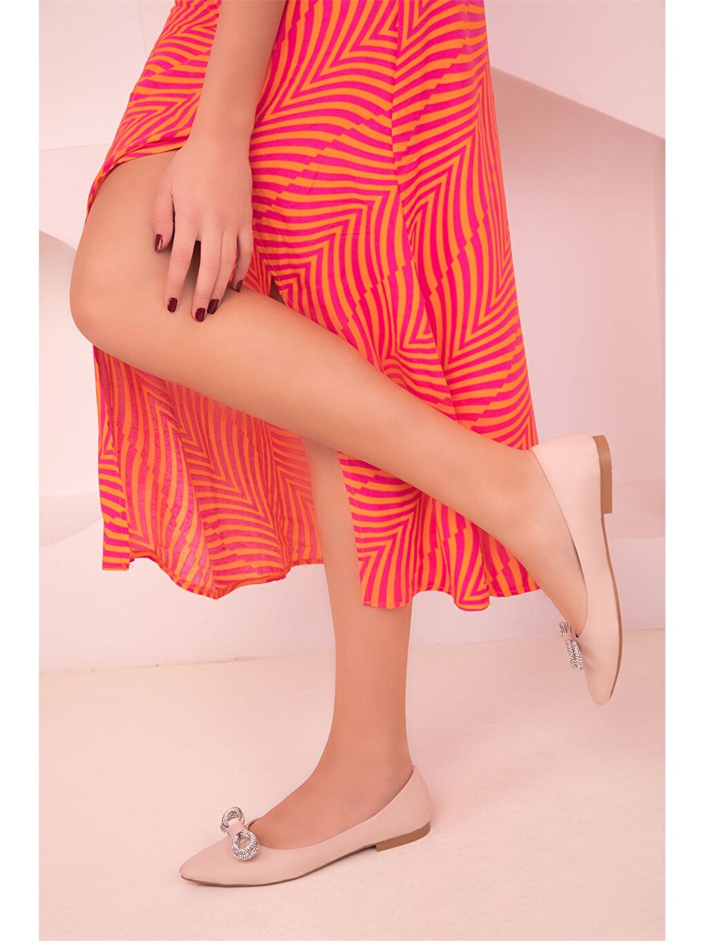 Bej Aplike Detaylı Kadın Babet-1