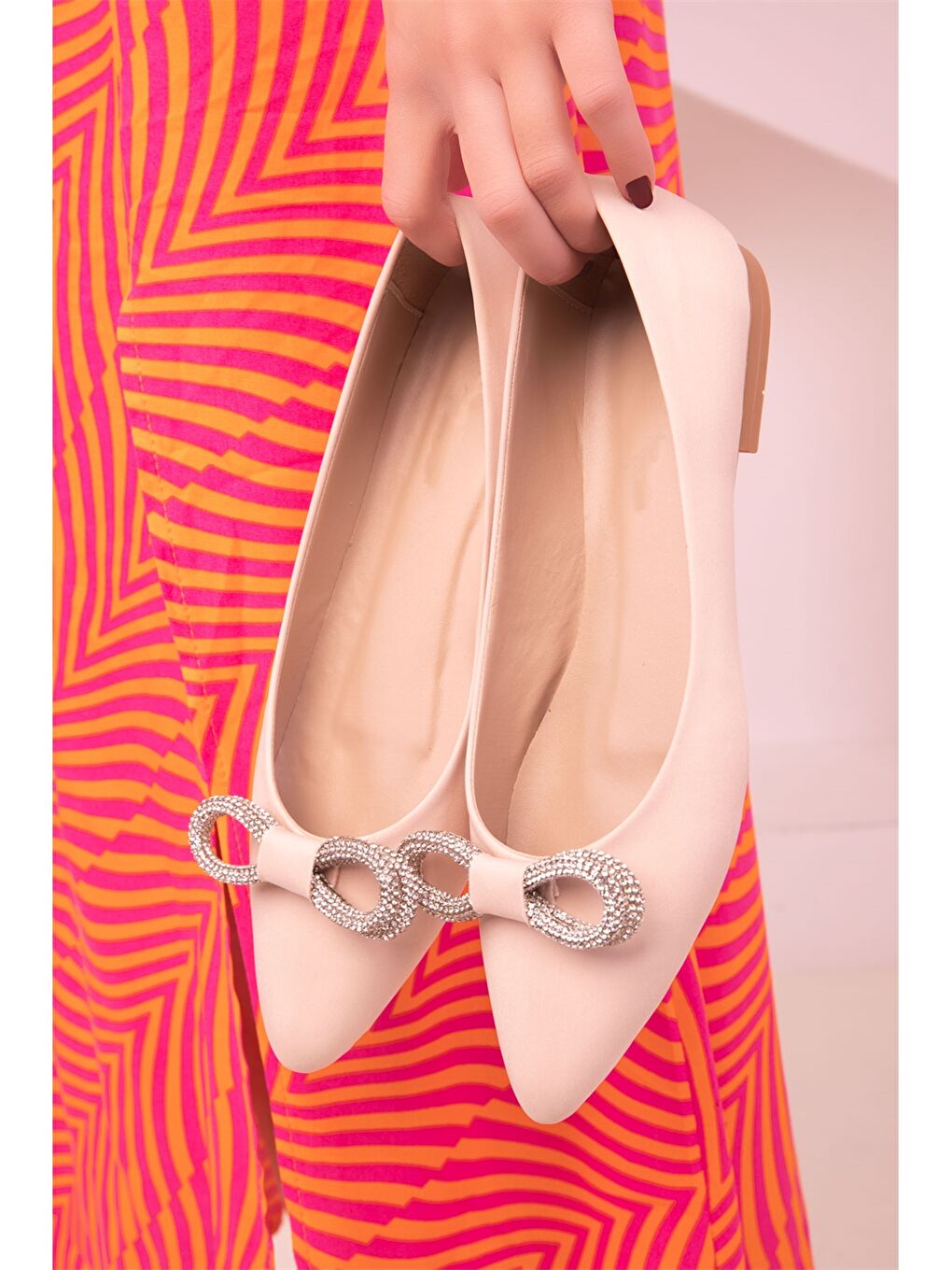 Bej Aplike Detaylı Kadın Babet-2