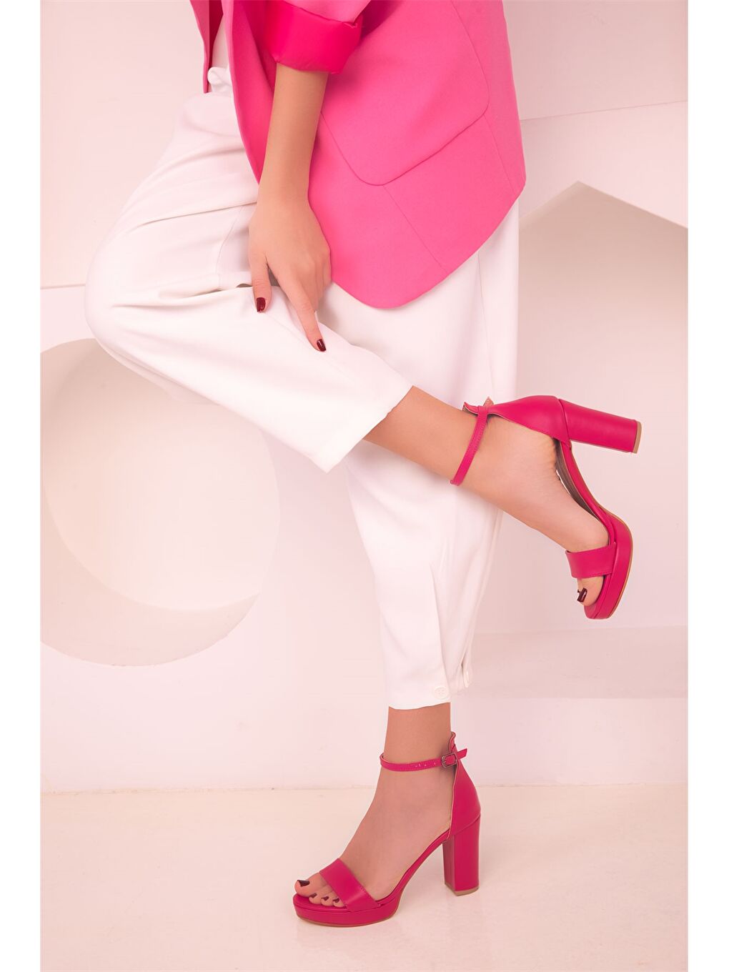 Fuşya Tek Bantlı Bilekten Bağlamalı Kadın Topuklu Ayakkabı