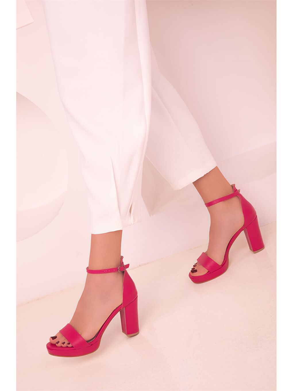 Fuşya Tek Bantlı Bilekten Bağlamalı Kadın Topuklu Ayakkabı-2