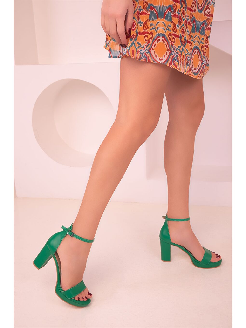 Yeşil Tek Bantlı Bilekten Bağlamalı Kadın Topuklu Ayakkabı-3