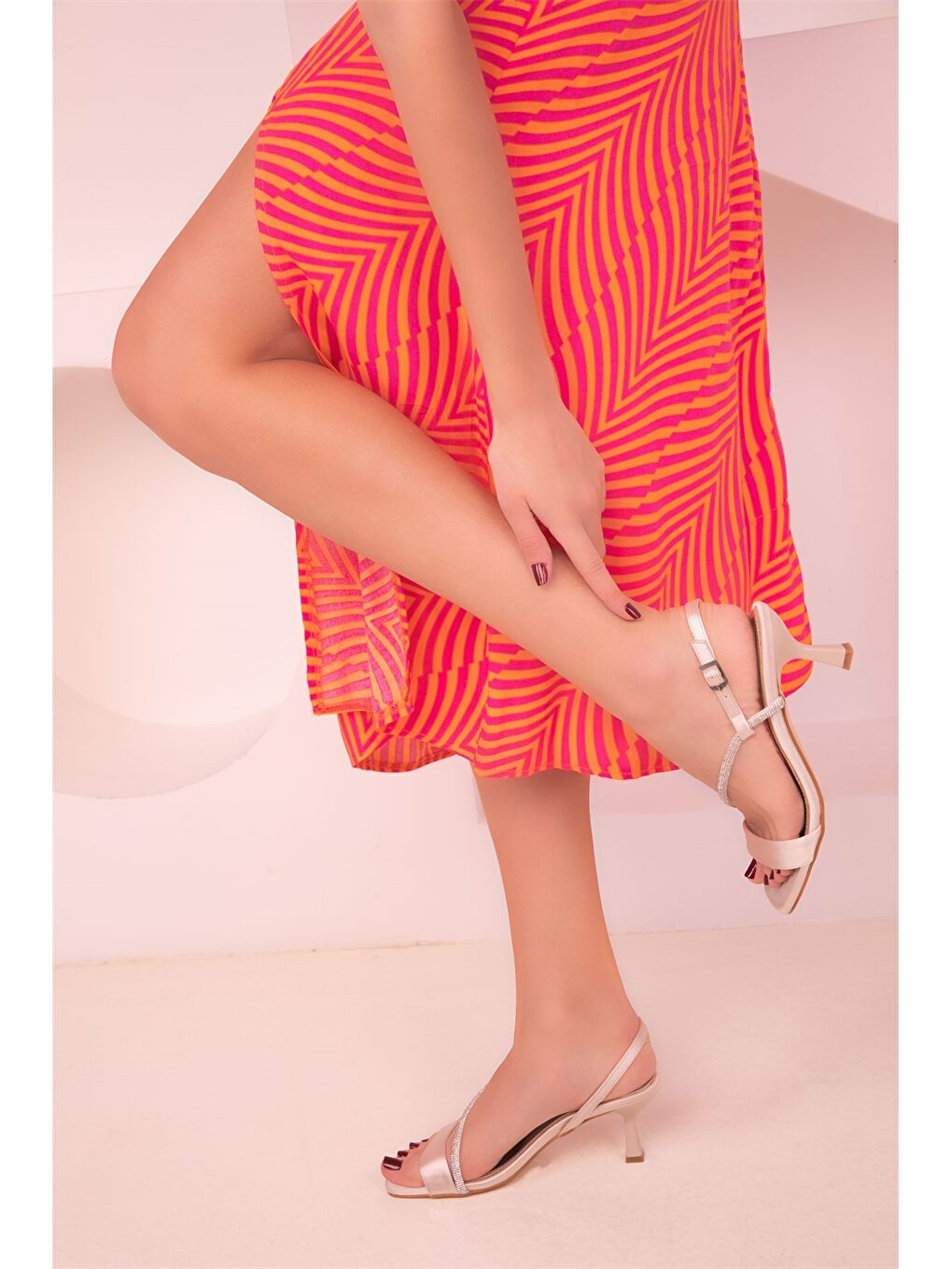 Bej Deri Görünümlü Kadın Topuklu Ayakkabı-1