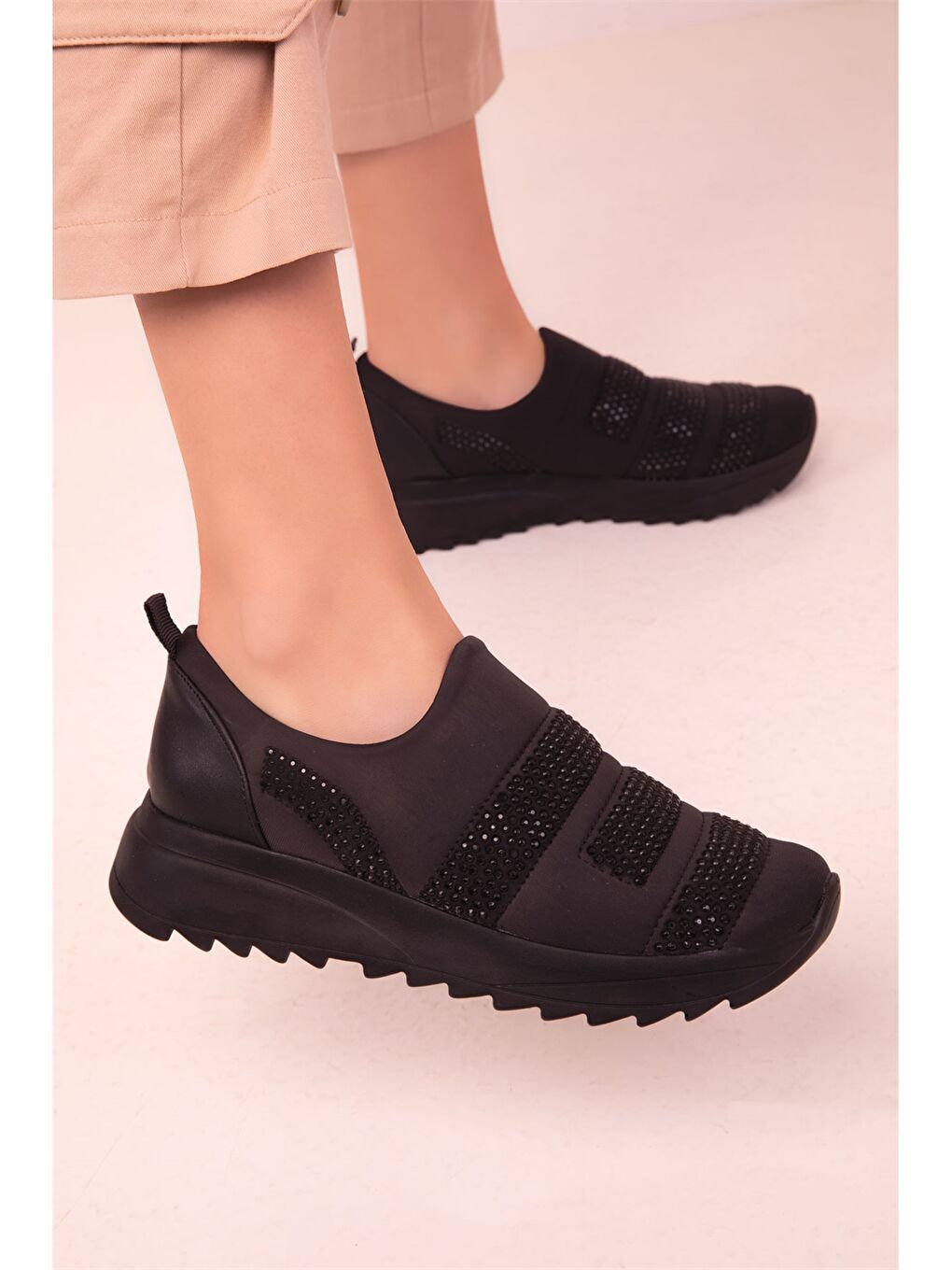 Siyah Kadın Spor Ayakkabı-1