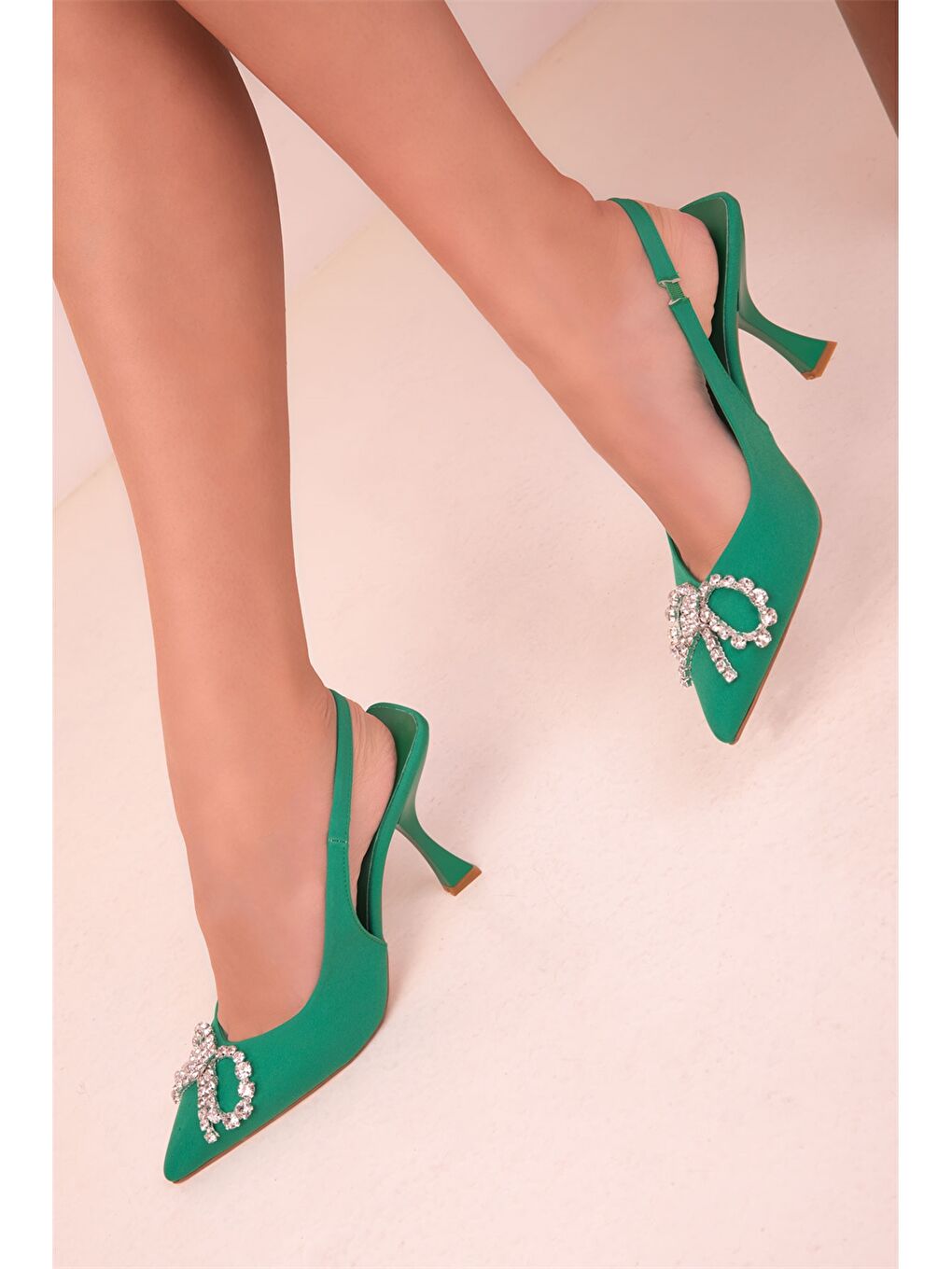 Yeşil Metal Aplike Detaylı Kadın Stiletto-3