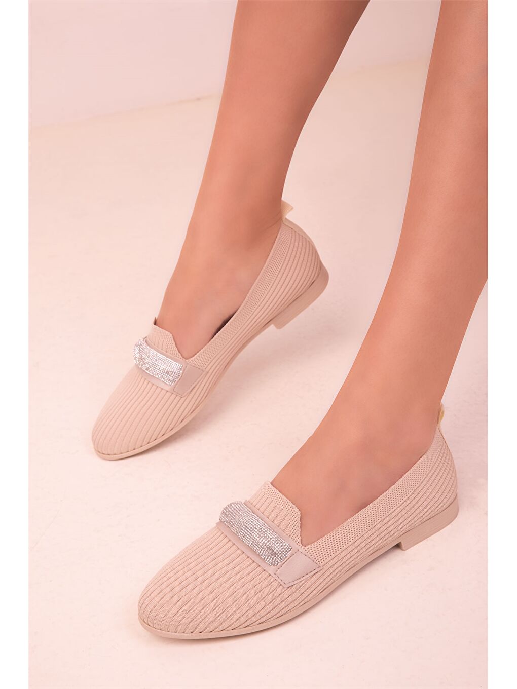 Bej Aplike Detaylı Kadın Babet-2