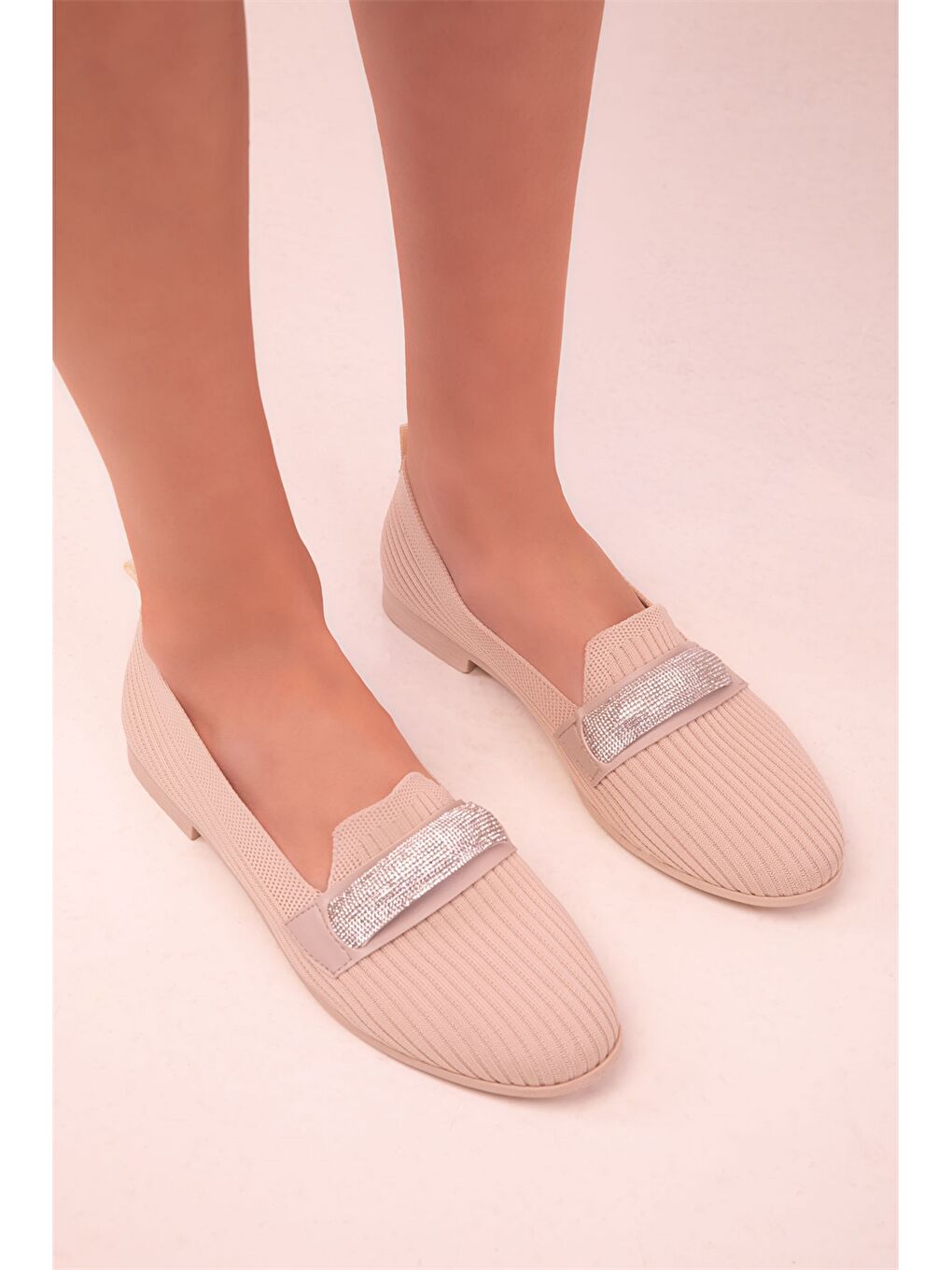 Bej Aplike Detaylı Kadın Babet-3