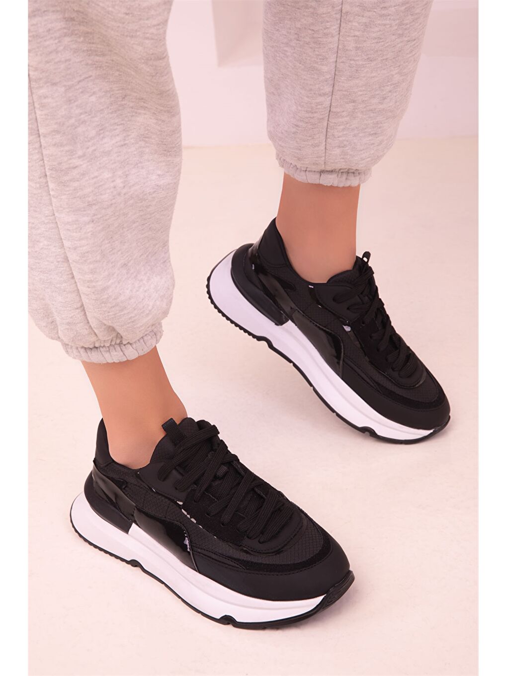 Siyah Bağcıklı Spor Ayakkabı-2
