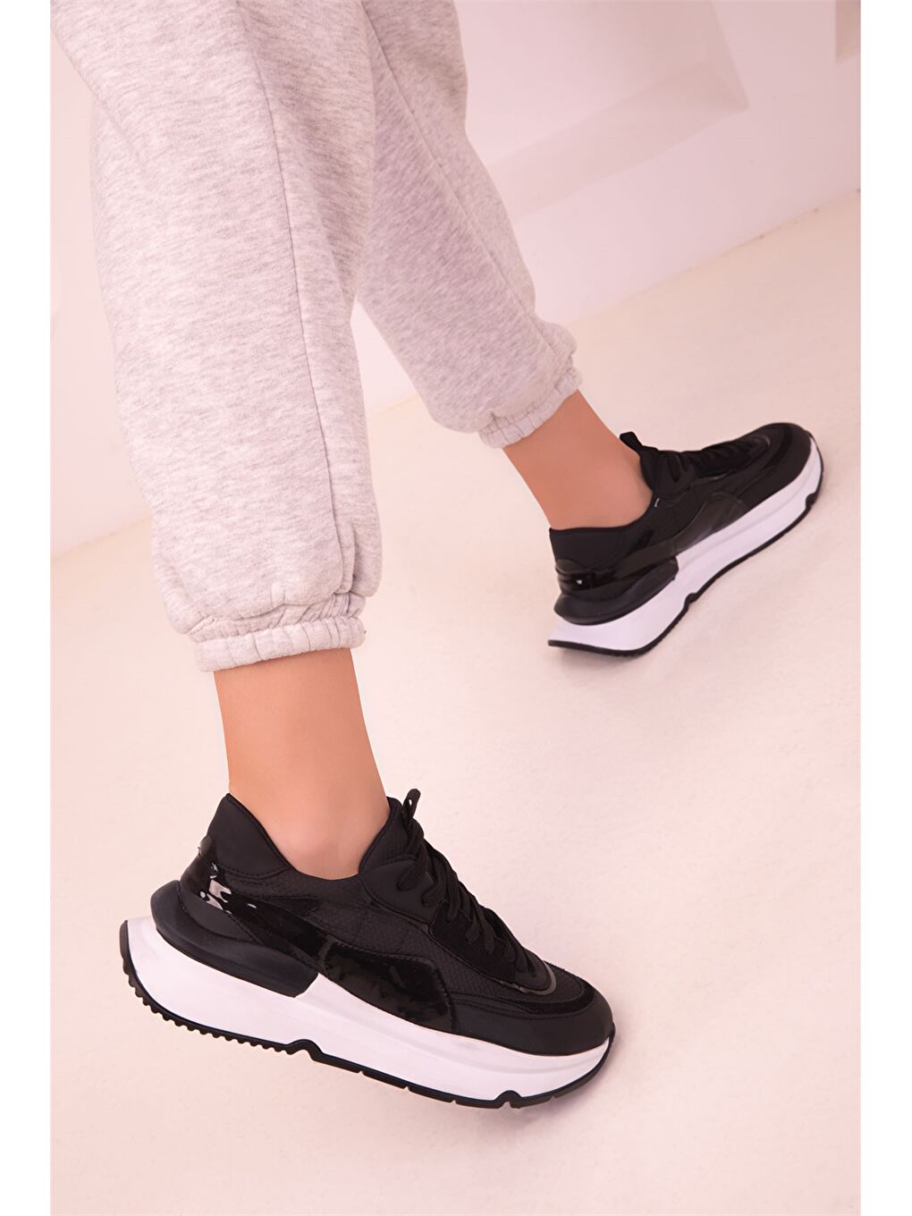 Siyah Bağcıklı Spor Ayakkabı-3